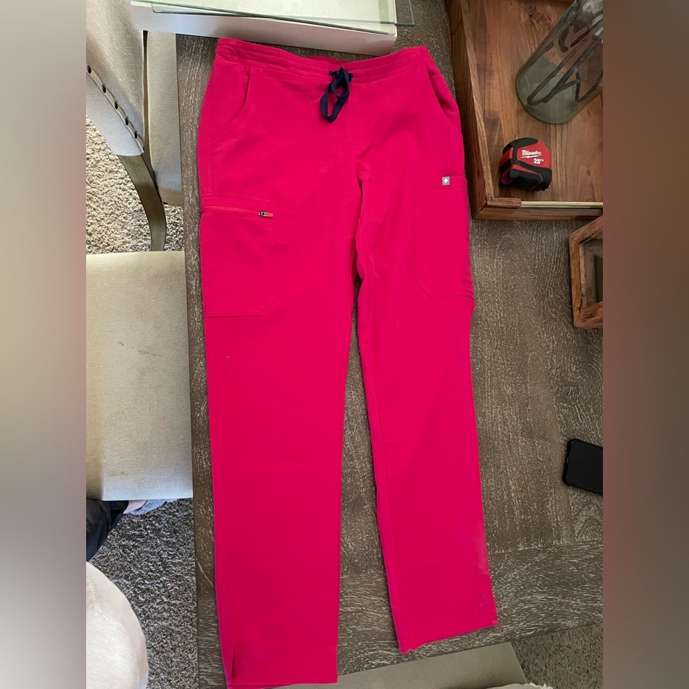 FIGS ULTRA ROSE YOLA SKINNY SCRUB PANT